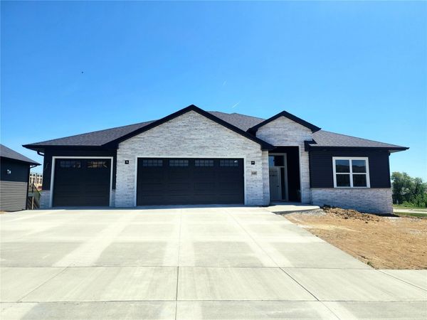 648 Rock Ridge Drive, Tiffin, IA 52340