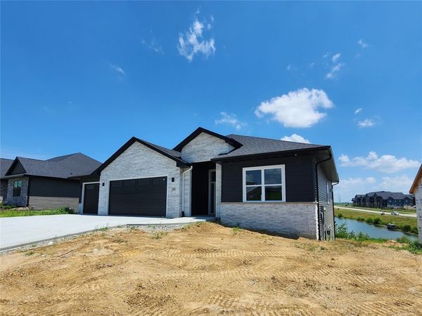 648 Rock Ridge Drive, Tiffin, IA 52340
