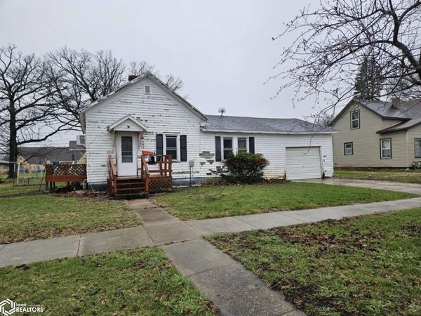 1310 Division Street, Webster City, IA 50595