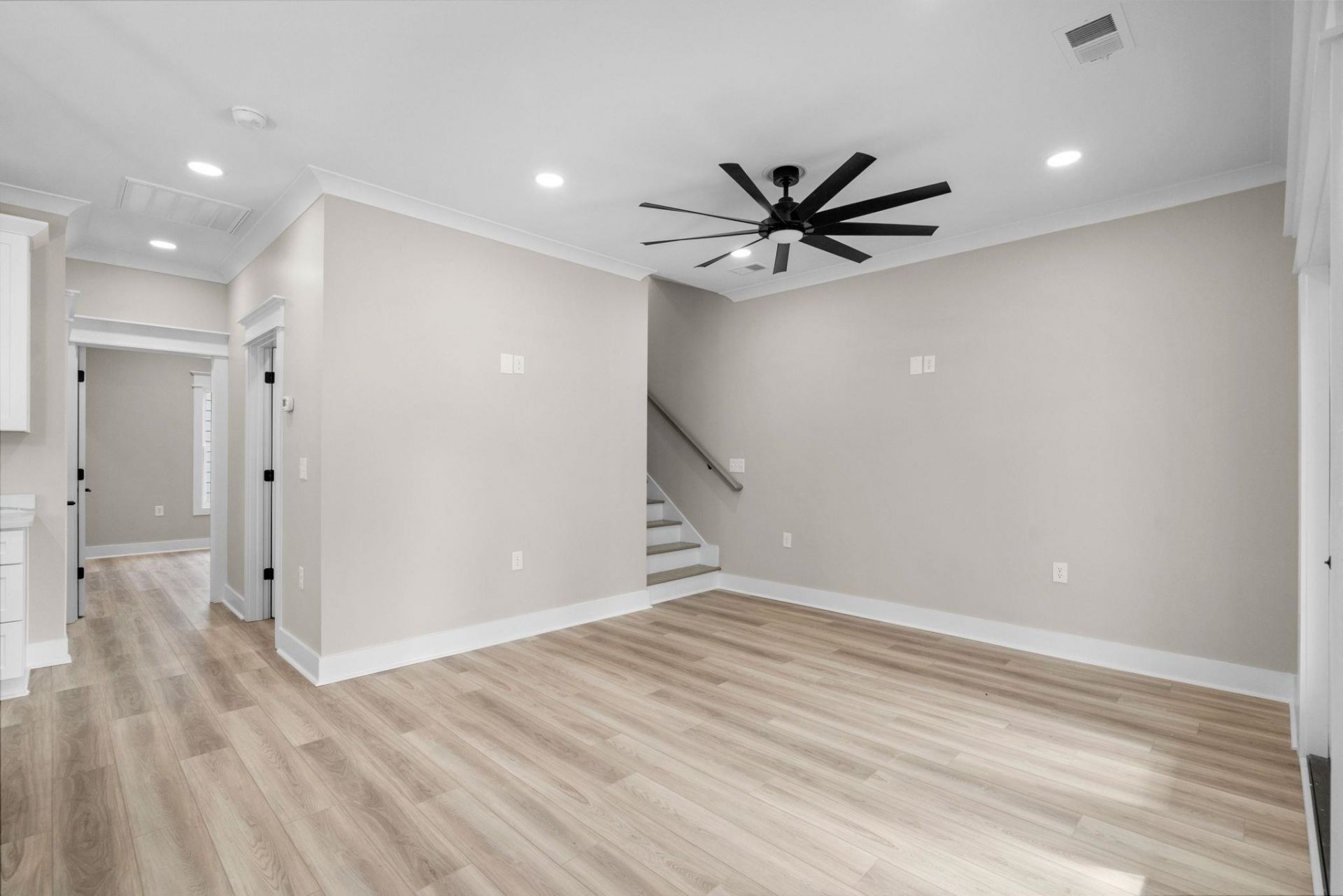 6001-mh14c S Kings Hwy.  Photo 18