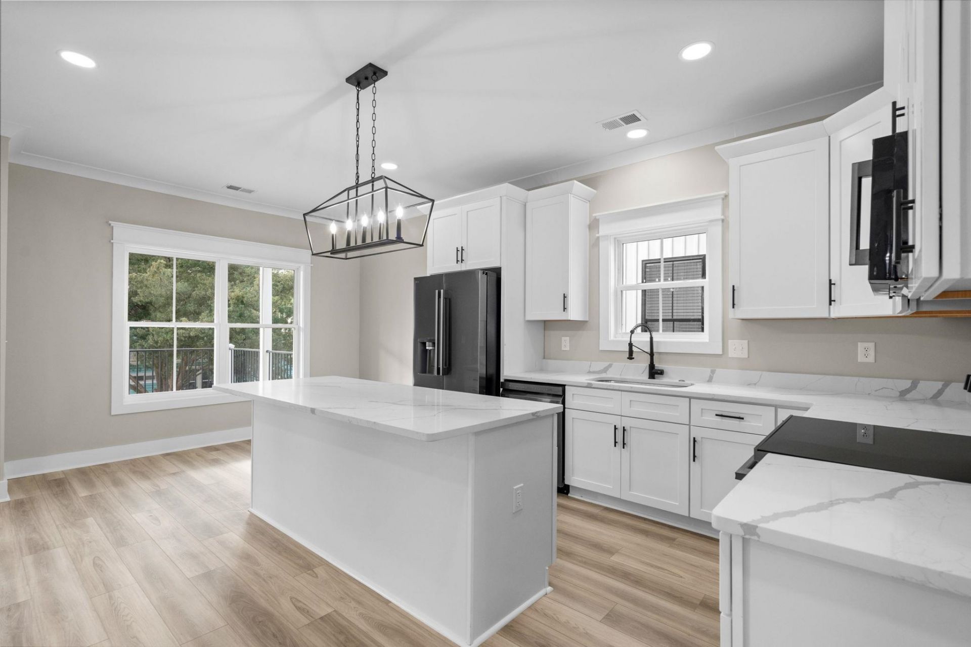 6001-mh14c S Kings Hwy.  Photo 22