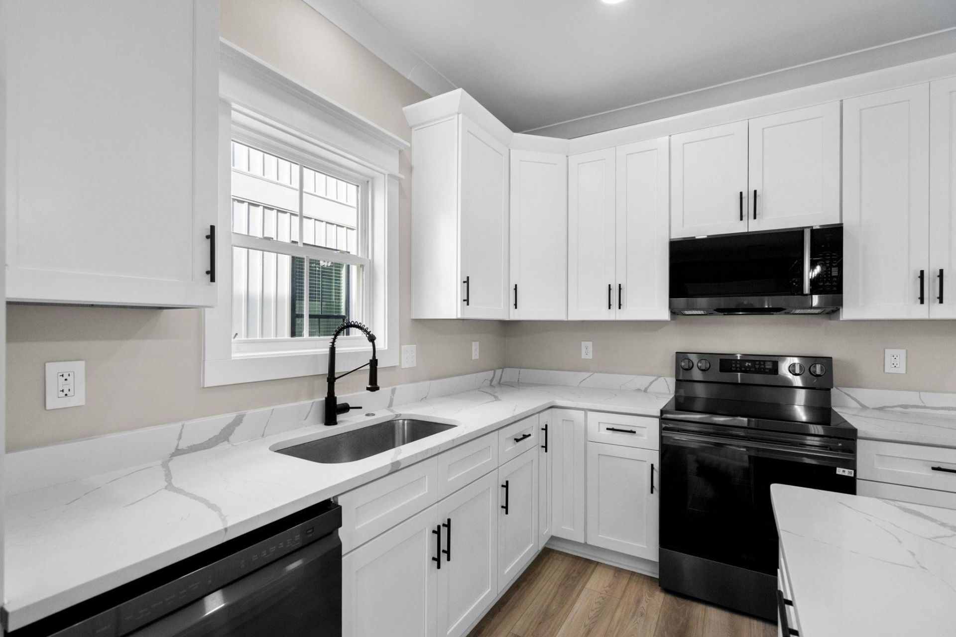 6001-mh14c S Kings Hwy.  Photo 27