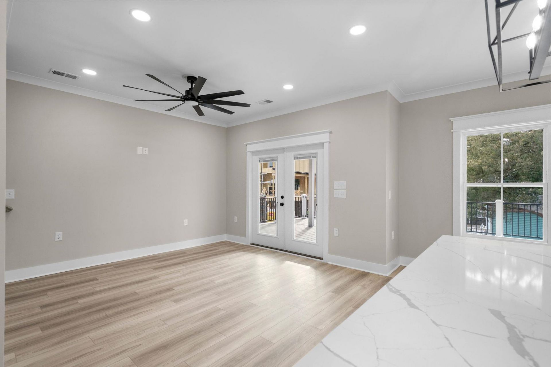 6001-mh14c S Kings Hwy.  Photo 30