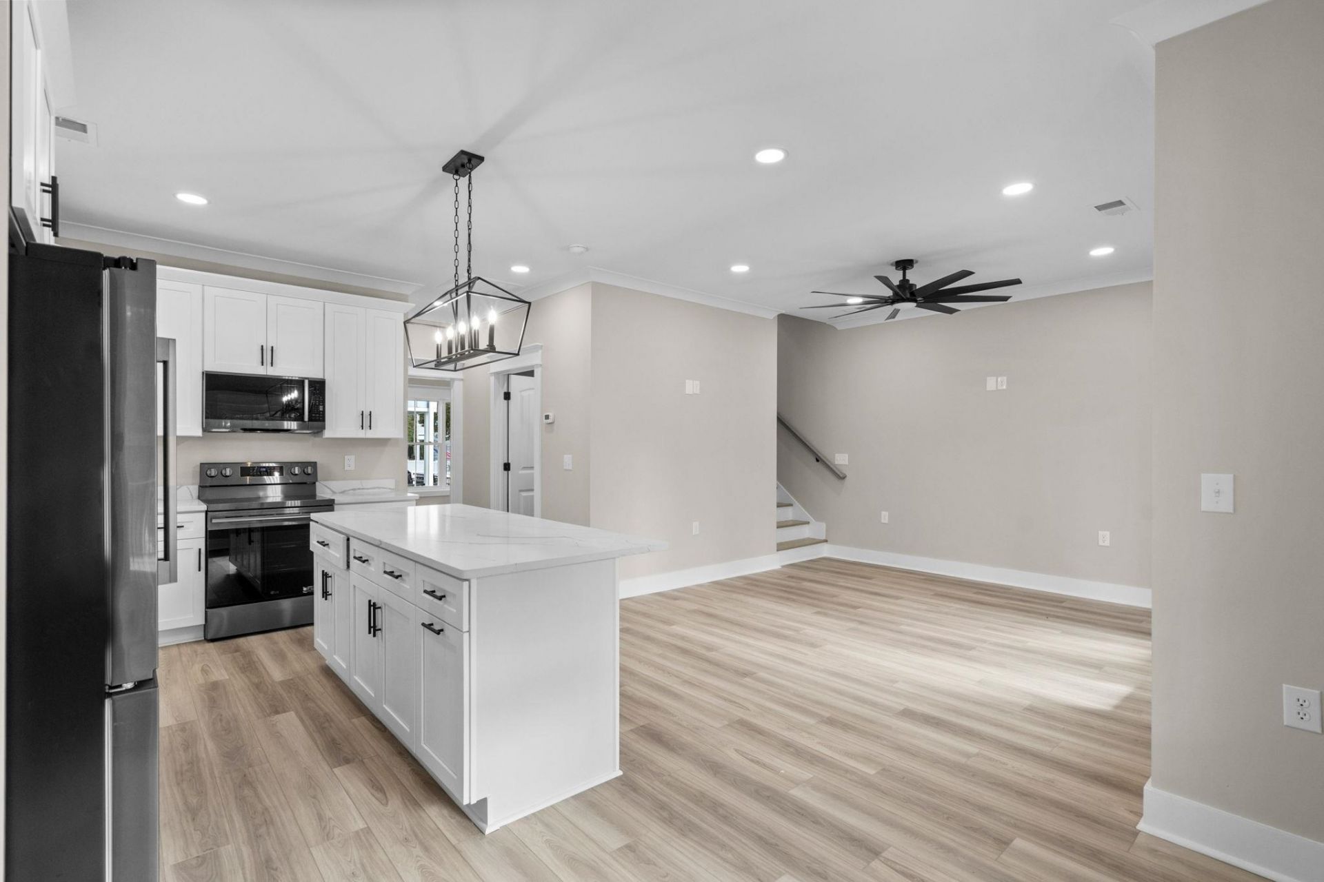 6001-mh14c S Kings Hwy.  Photo 32