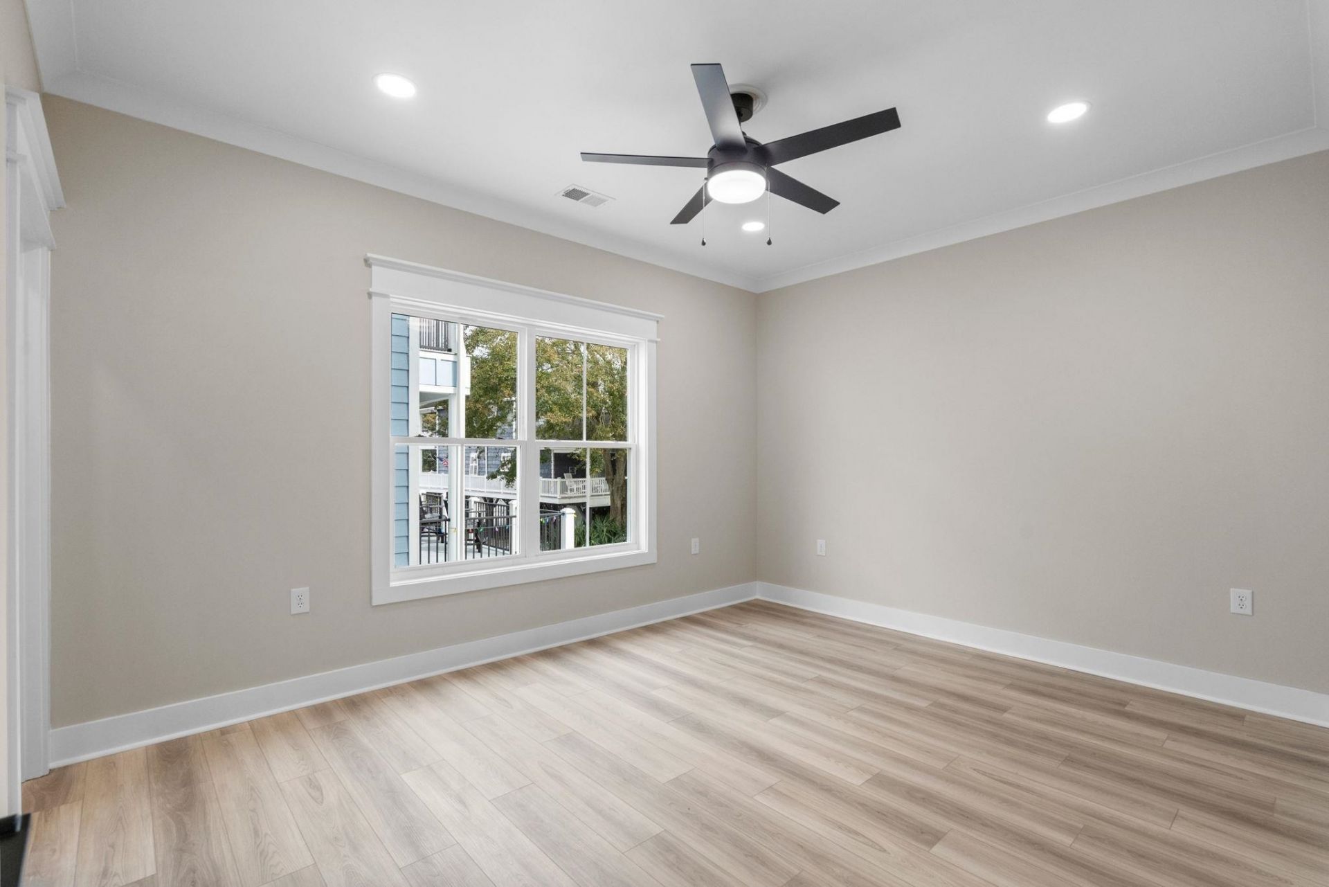 6001-mh14c S Kings Hwy.  Photo 33