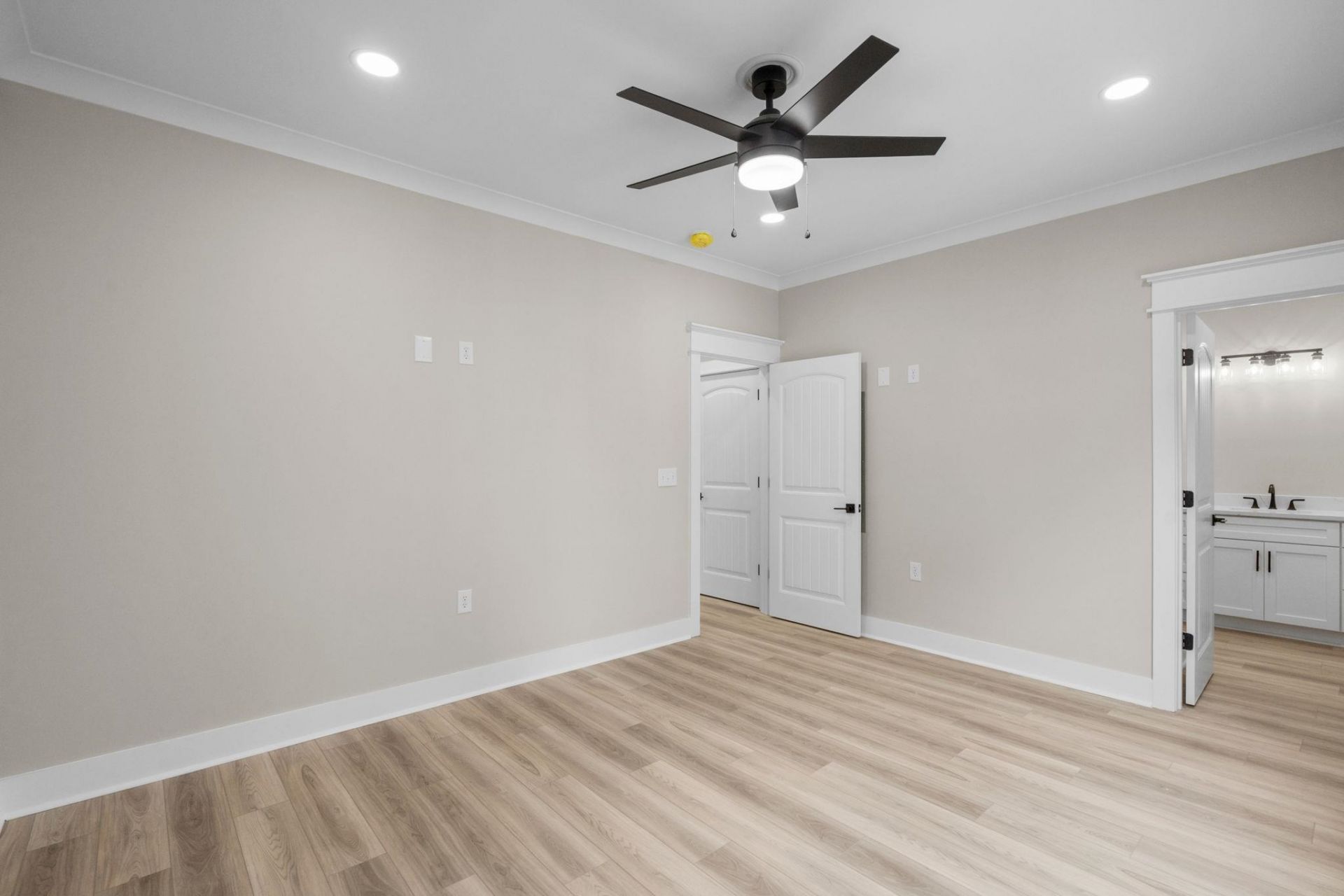 6001-mh14c S Kings Hwy.  Photo 35