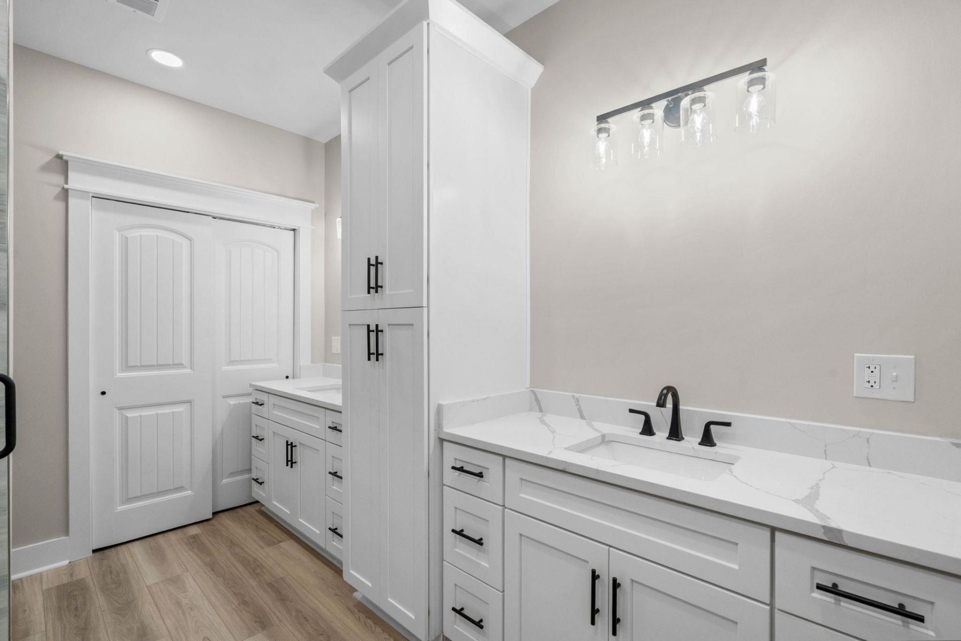 6001-mh14c S Kings Hwy.  Photo 36