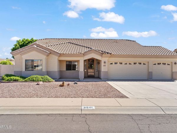 8841 W PORT ROYALE Lane, Peoria, AZ 85381