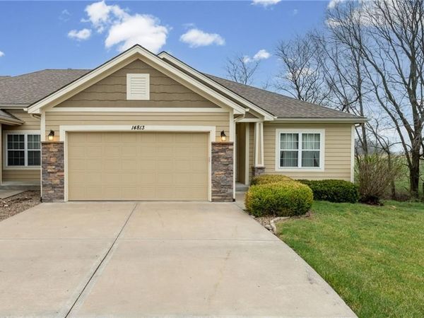 14813 Killarney Lane, Smithville, MO 64089