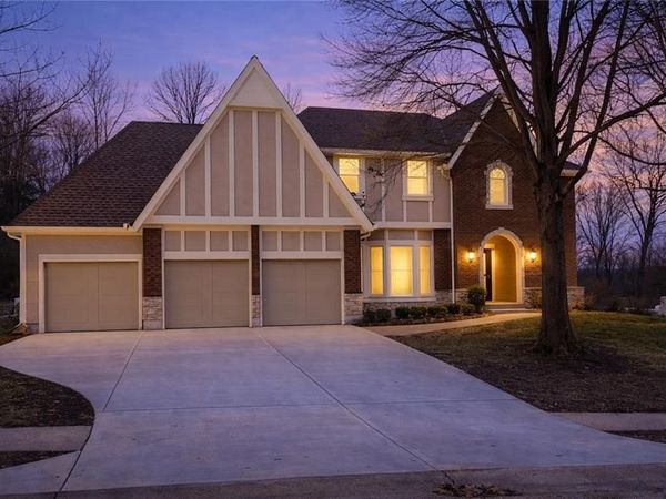 5500 NW 62nd Street, Kansas City, MO 64151