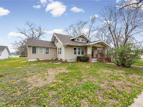 602 Oak Street, Wellsville, KS 66092