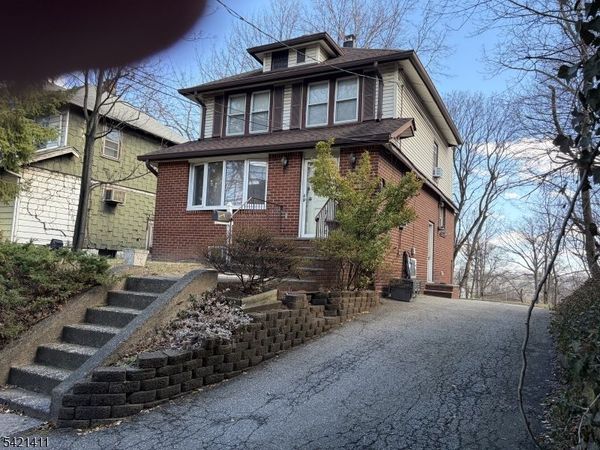 528 Terrace Ave, Hasbrouck Heights, NJ 07604