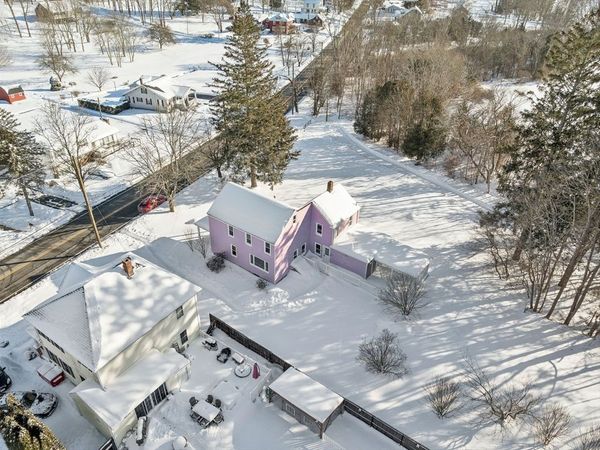 86 Elm St, Swansea, MA 02777