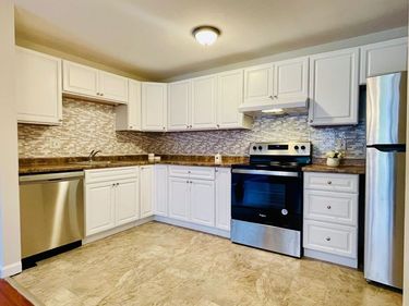 16-A Mayberry Dr, Unit 1, Westborough, MA 01581