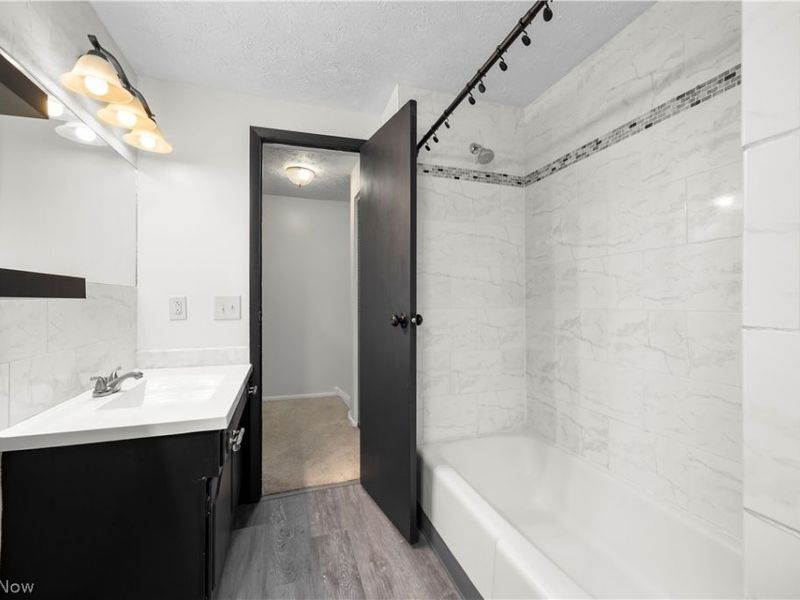 4004 Washington Avenue , Lorain, OH 44052 Photo 20