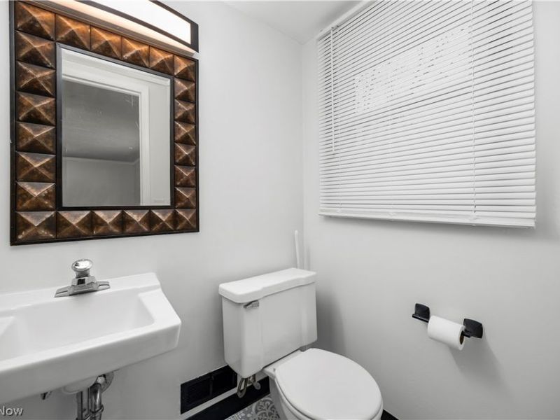 4004 Washington Avenue , Lorain, OH 44052 Photo 23