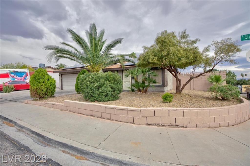 3946 Clear View Drive, Las Vegas, NV 89121 Main Photo