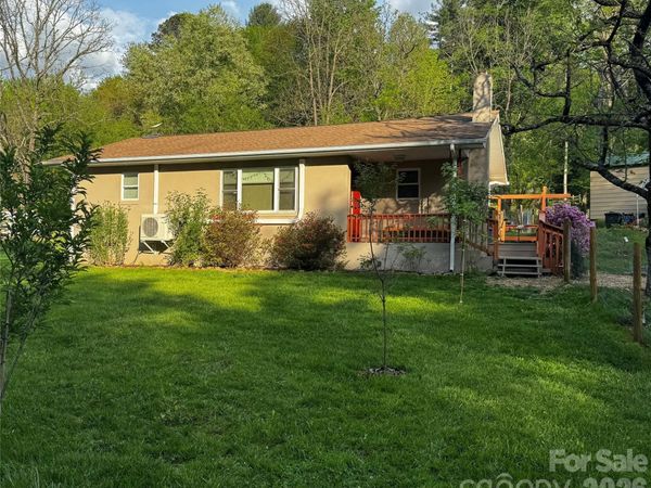 450 W Piney Mountain Road, Whittier, NC 28789