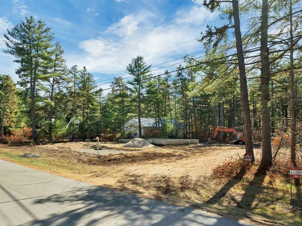 26 Logan Way, Ossipee, NH 03864