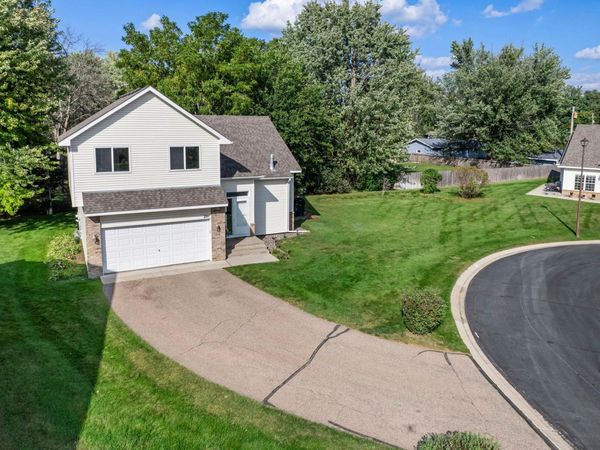 291 Appleblossom Lane E, Shakopee, MN 55379