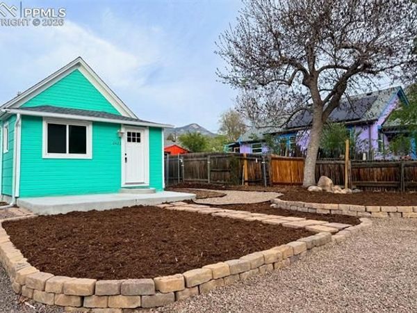 2423 W St Vrain Street, Colorado Springs, CO 80904