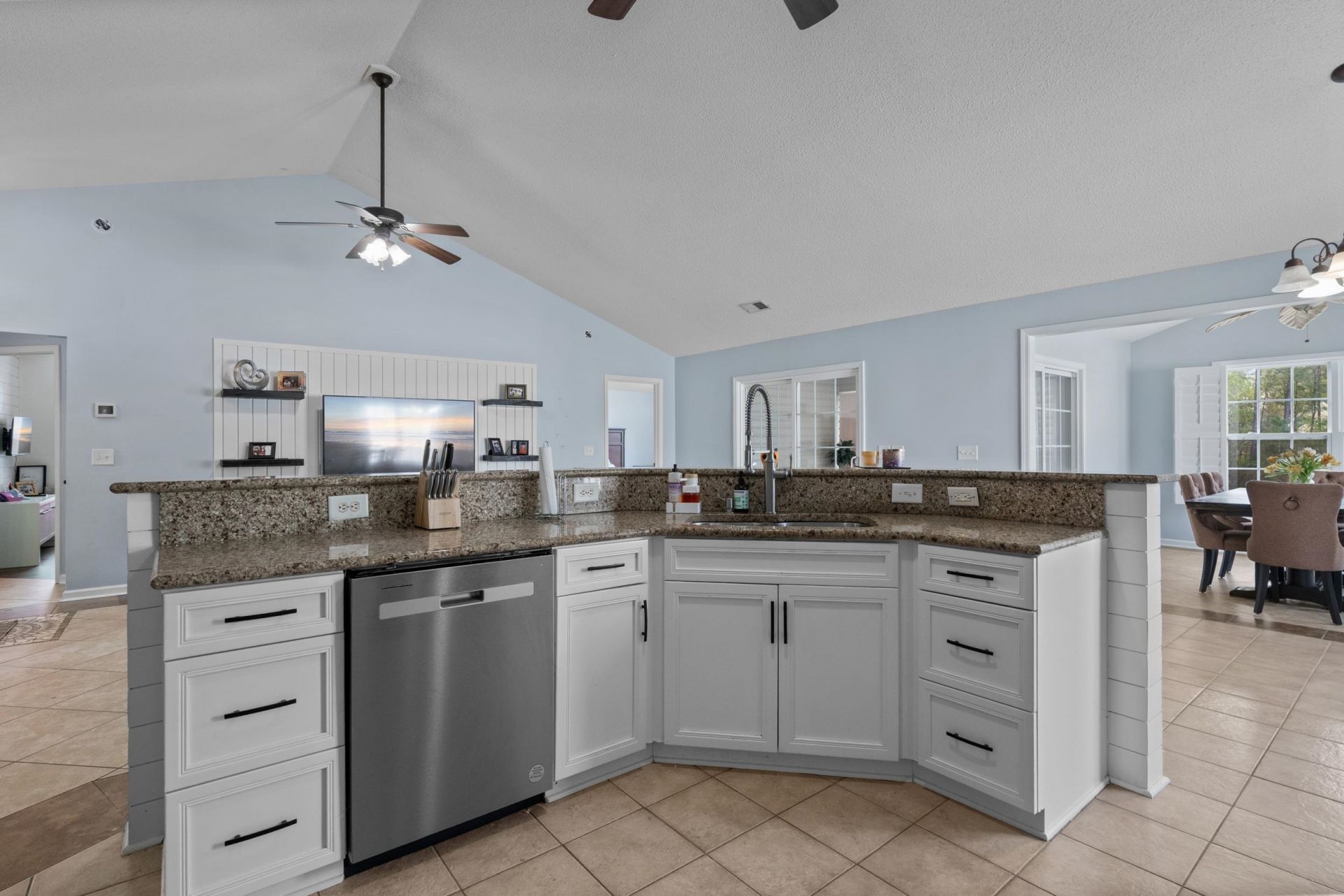 241 Bonnie Bridge Circle Photo 15