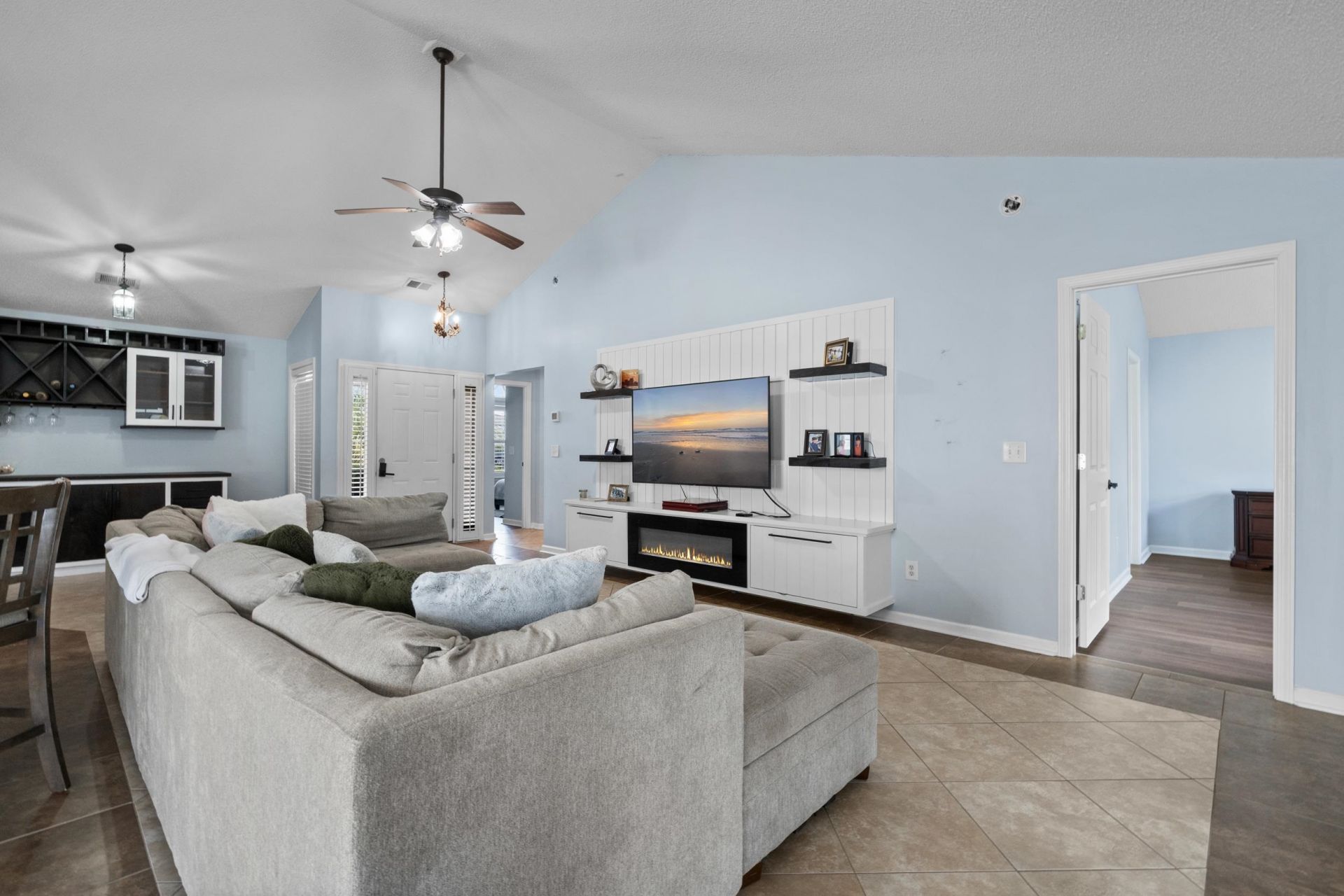 241 Bonnie Bridge Circle Photo 9