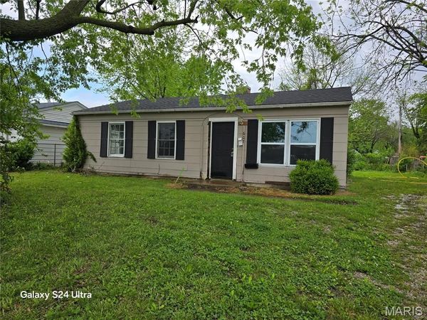 6 Saint Columba Drive , Cahokia, IL 62206