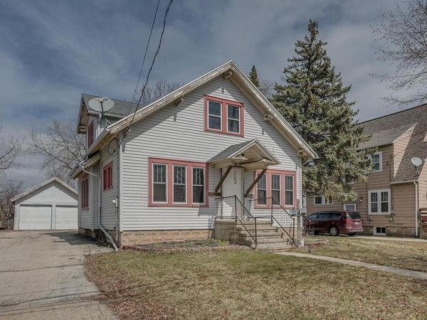 713 MAIN STREET, Neenah, WI 54956