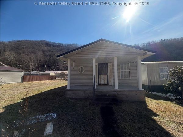 1896 Autumn Lane, Davin, WV 25617