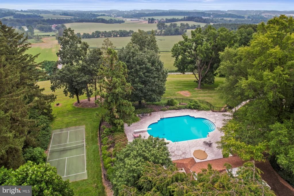 6759 E MOULSTOWN ROAD, HANOVER, PA 17331