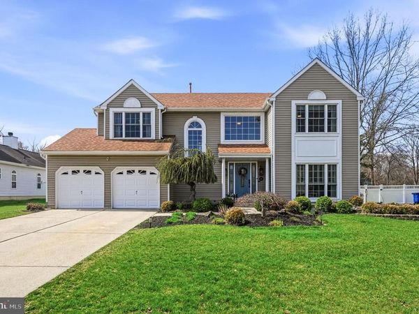 8 CHAUCER LANE, MEDFORD, NJ 08055