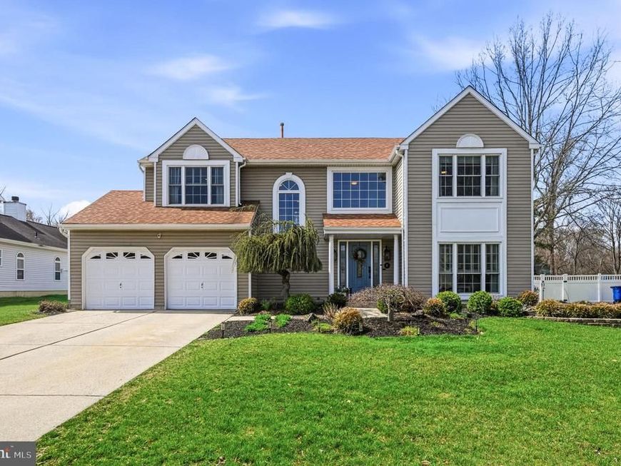 8 Chaucer Lane, Medford, NJ 08055 Main Photo