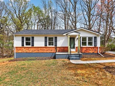 42 Knoll Woods Drive, Rustburg, VA 24588