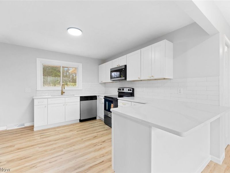 1497 W Sprague Road , Broadview Heights, OH 44147 Photo 10