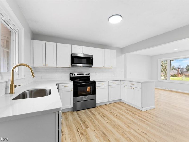 1497 W Sprague Road , Broadview Heights, OH 44147 Photo 8