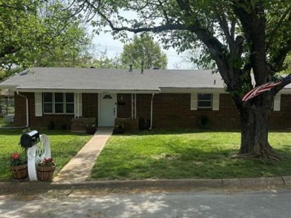 1207 Pebble Street Street, Bowie, TX 76230