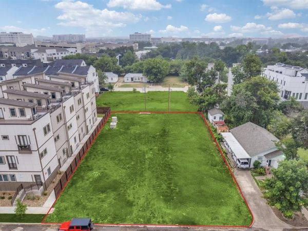 2825 Weisenberger Street, Fort Worth, TX 76107