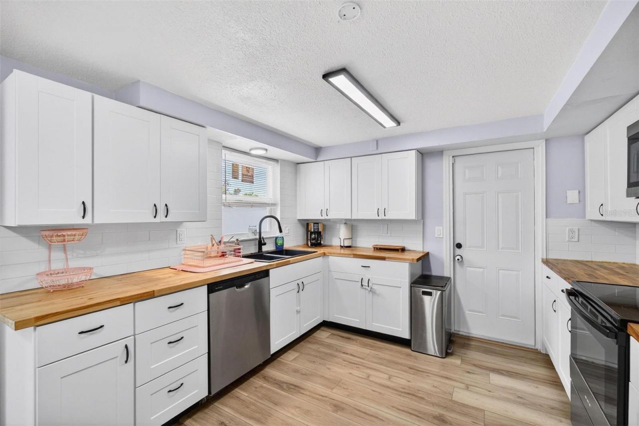 5346 Riddle Road, Holiday, FL 34690 Photo