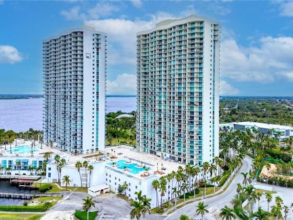 3000 Oasis Grand BLVD, Unit 701, FORT MYERS, FL 33916