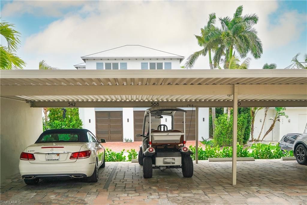 568 12th Ave S, Unit 568, Naples, FL 34102 Photo