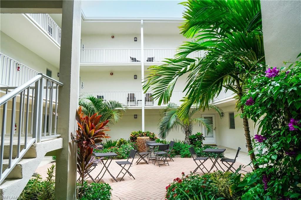 568 12th Ave S, Unit 568, Naples, FL 34102 Photo