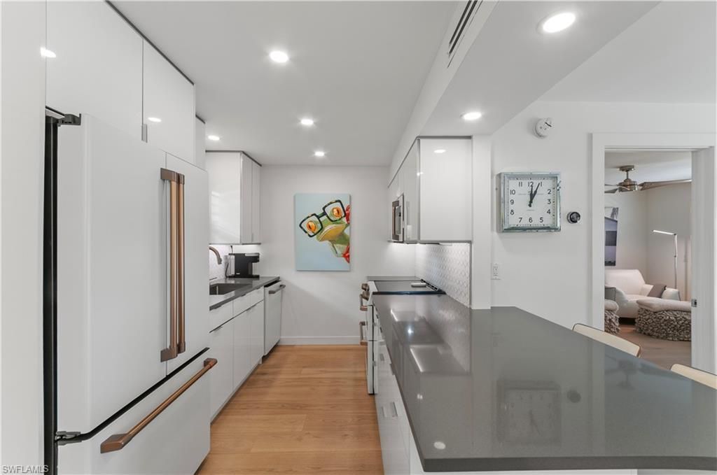 568 12th Ave S, Unit 568, Naples, FL 34102 Photo