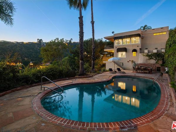 1537 Viewsite Terrace, Los Angeles, CA 90069