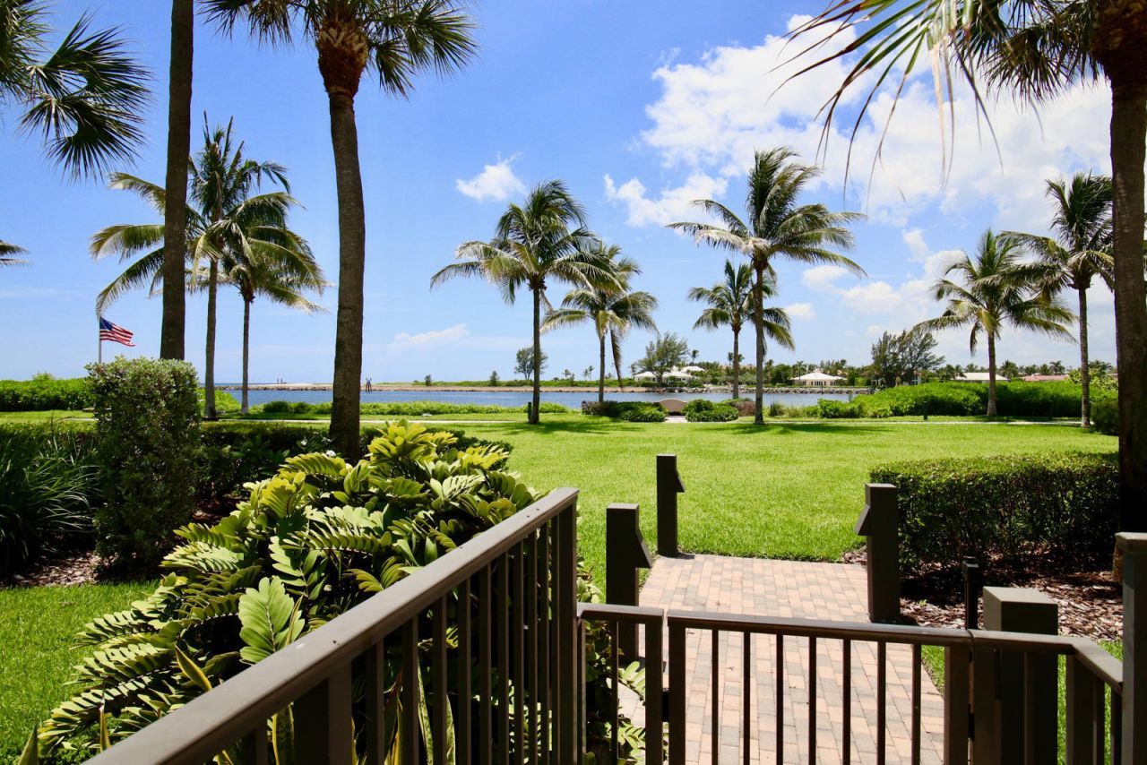 314 Inlet Way, Unit 303, Palm Beach Shores, FL 33404 Photo