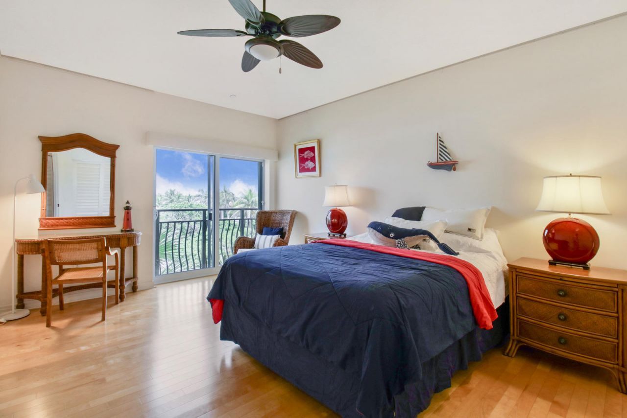 314 Inlet Way, Unit 303, Palm Beach Shores, FL 33404 Photo