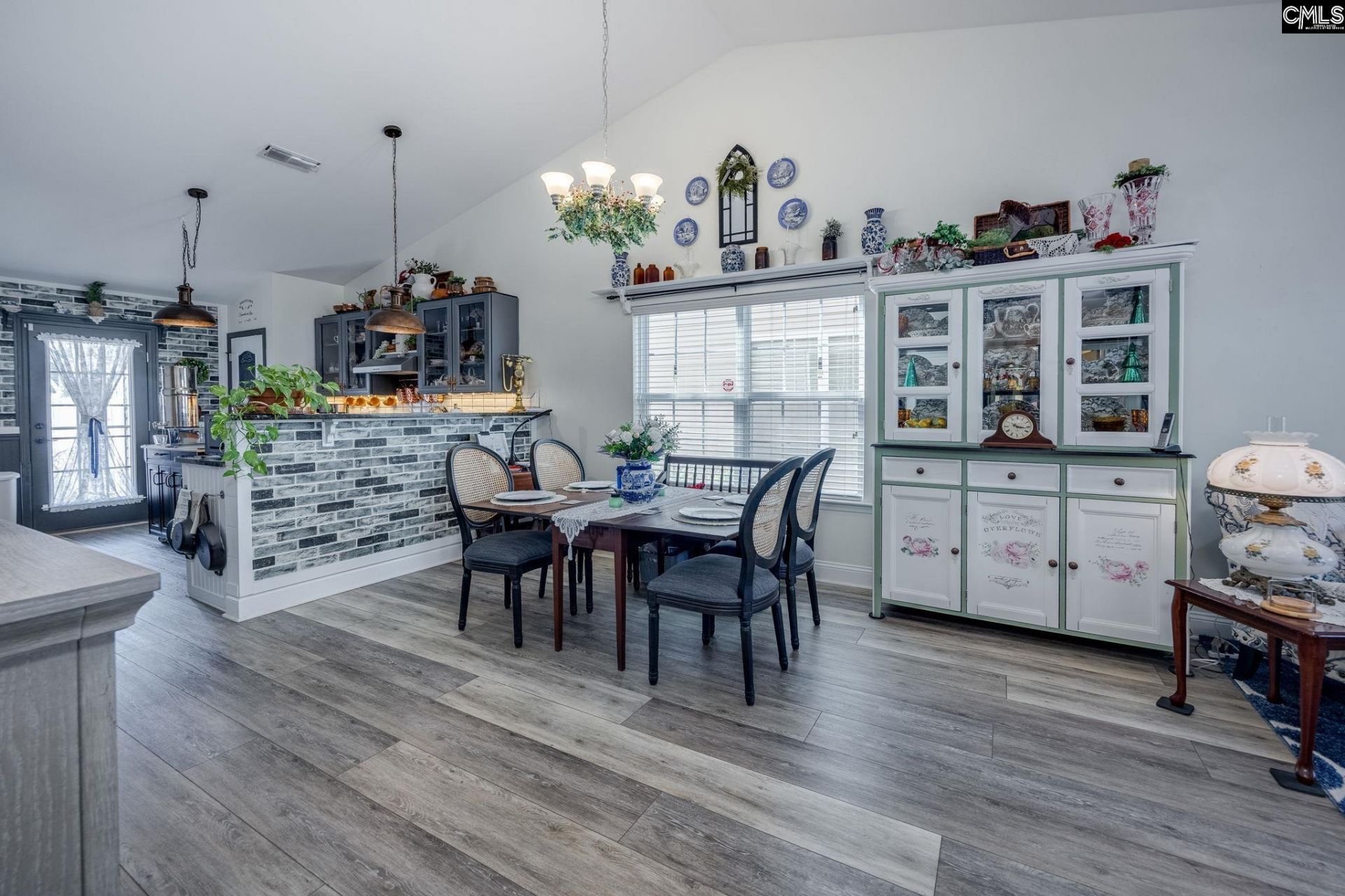 542 Dawsons Park Way Photo 11