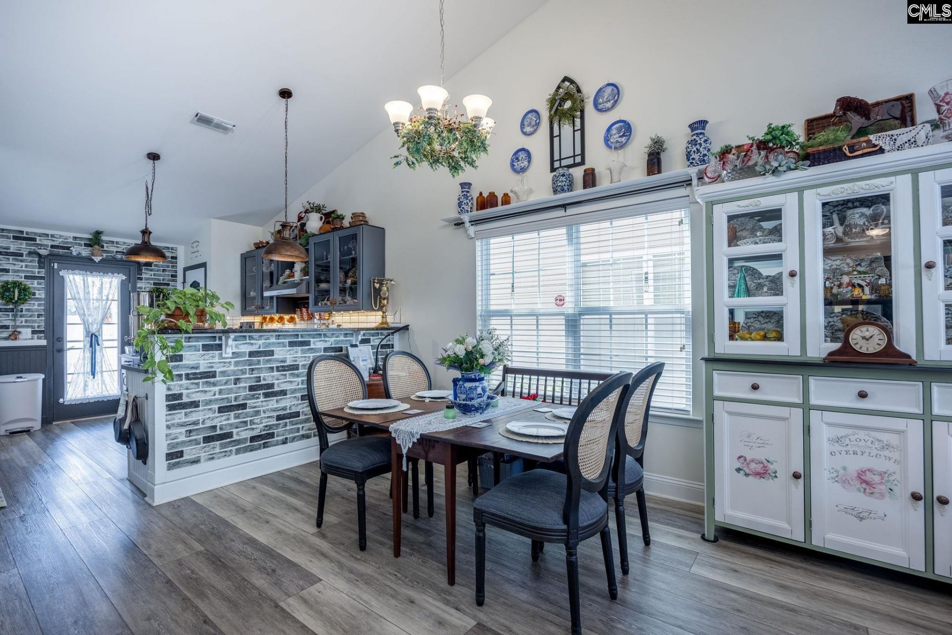 542 Dawsons Park Way Photo 12