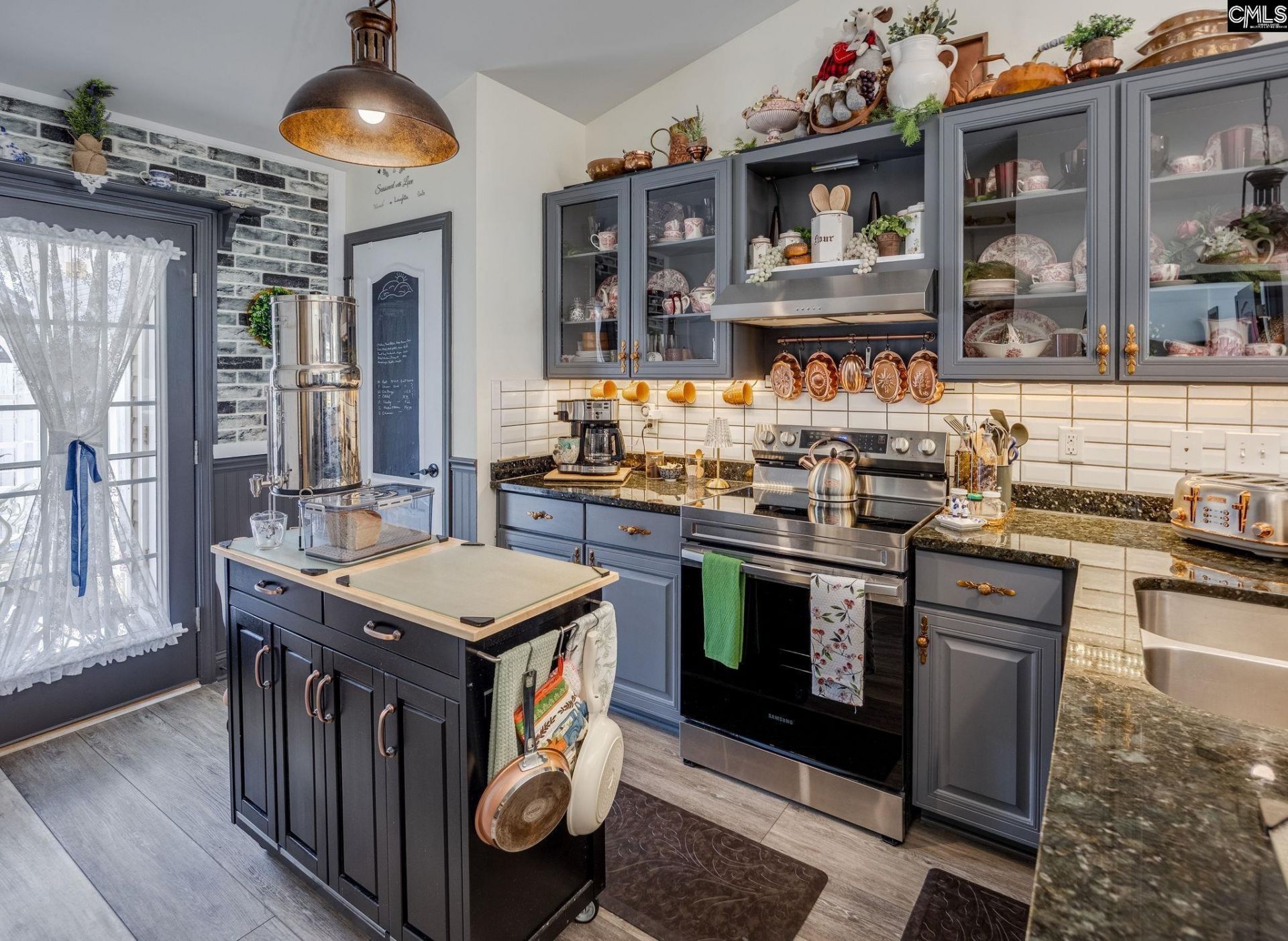 542 Dawsons Park Way Photo 16