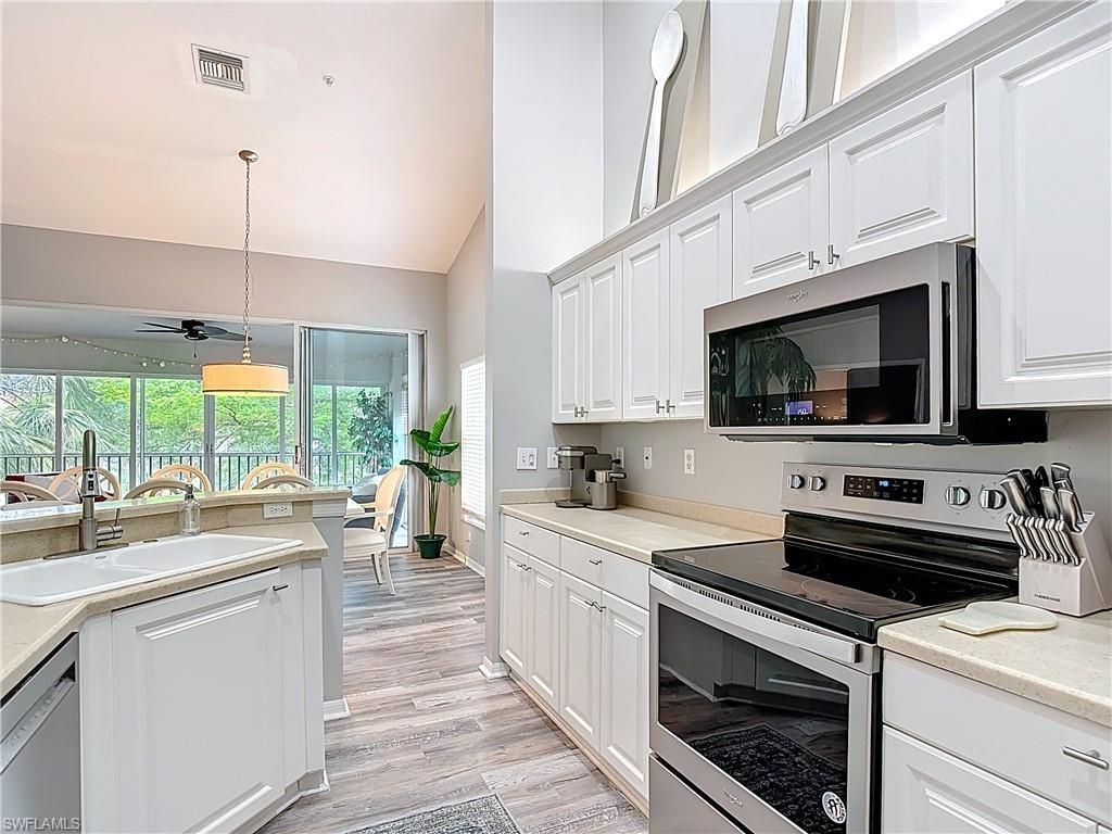 5125 Cedar Springs Dr, Unit 204, Naples, FL 34110 Photo